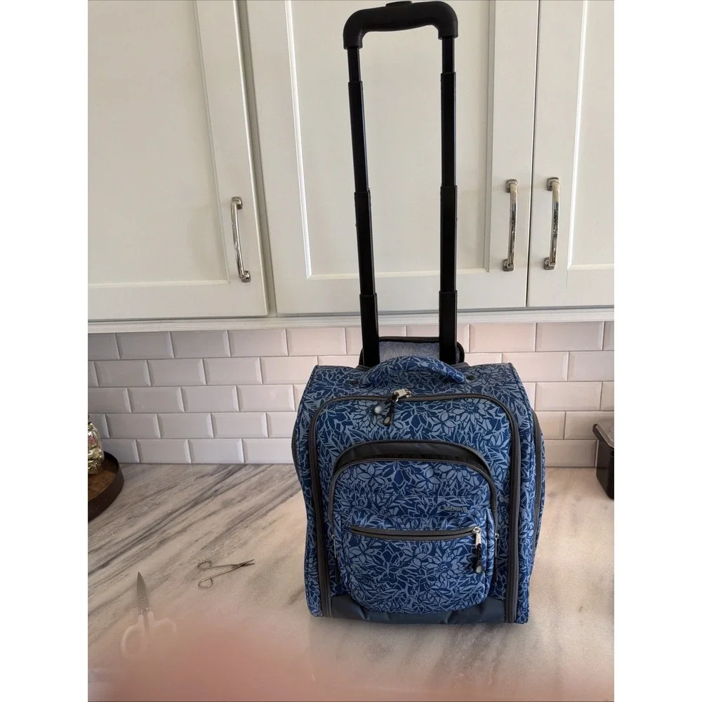 LL Bean Rolling Tote‎ Excellent Condition OLA007